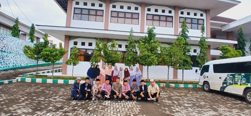 Santri IQ Lomba Bahasa Arab UIN Fatmawati